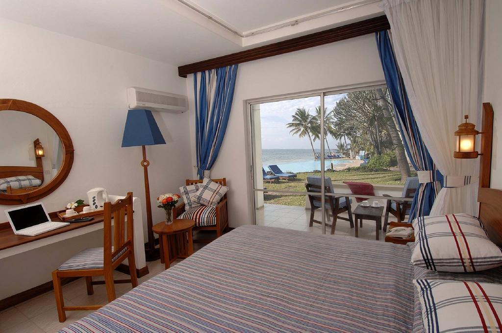 Voyager Beach Resort Mombasa Room photo
